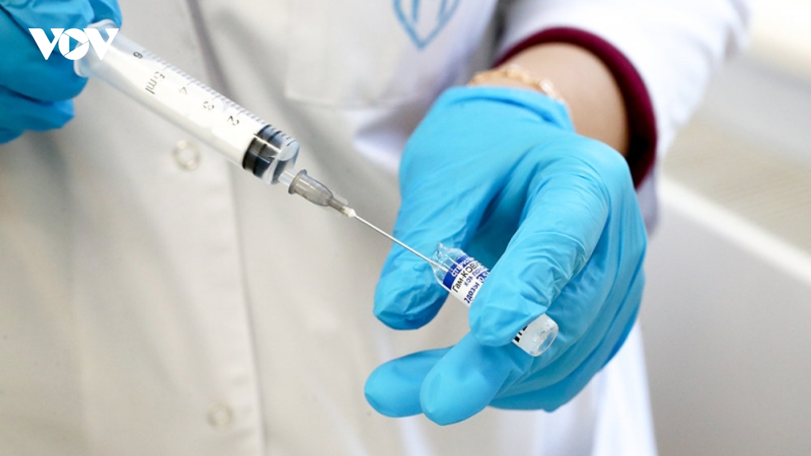 Nga sẽ tiêm vaccine ngừa Covid-19 cho thanh thiếu niên cuối năm nay