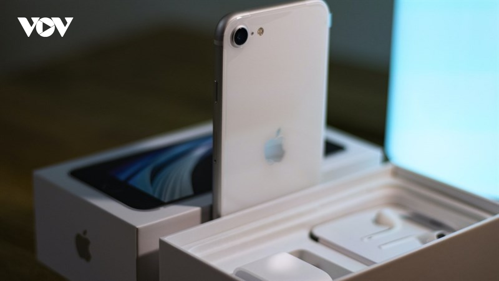 iPhone SE 5G sắp ra mắt kỳ vọng thu hút hơn tỷ người dùng Android