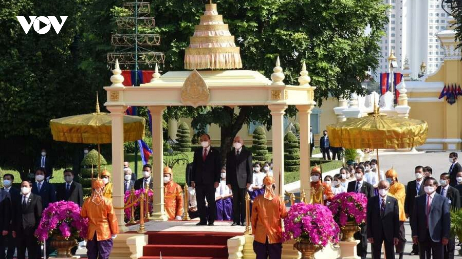 Quốc vương Campuchia chủ trì lễ đón Chủ tịch nước Nguyễn Xuân Phúc