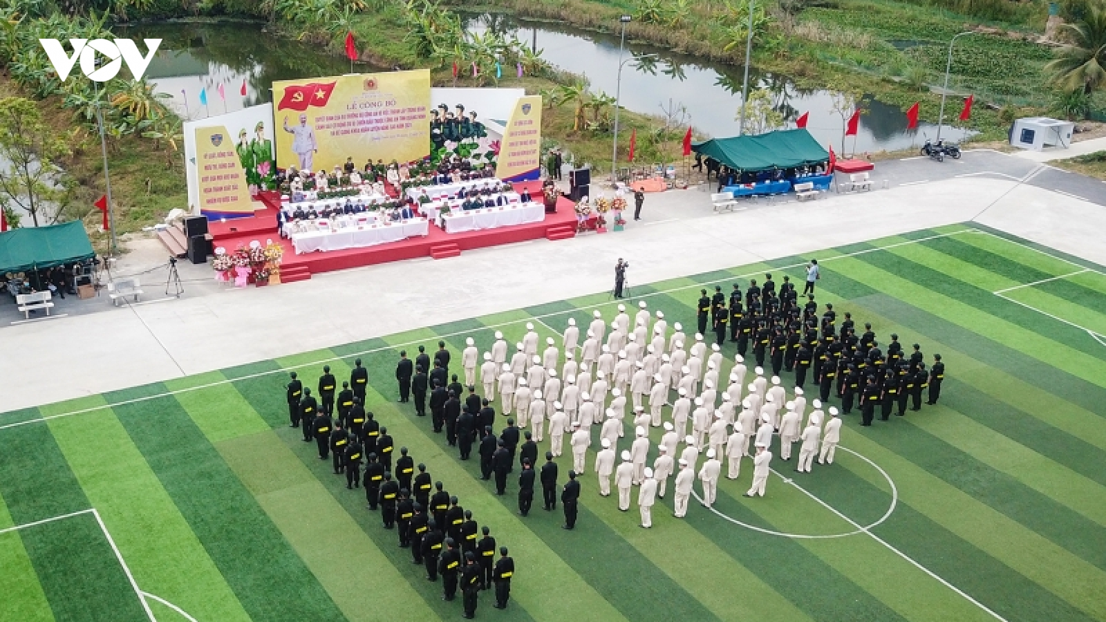 Quảng Ninh ra mắt Trung đoàn Cảnh sát Cơ động dự bị chiến đấu