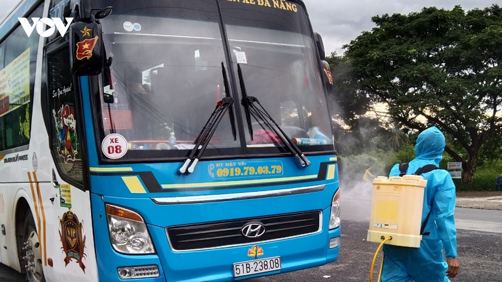 Bắt giam 2 lái xe về tội làm lây lan dịch bệnh ở Ninh Thuận