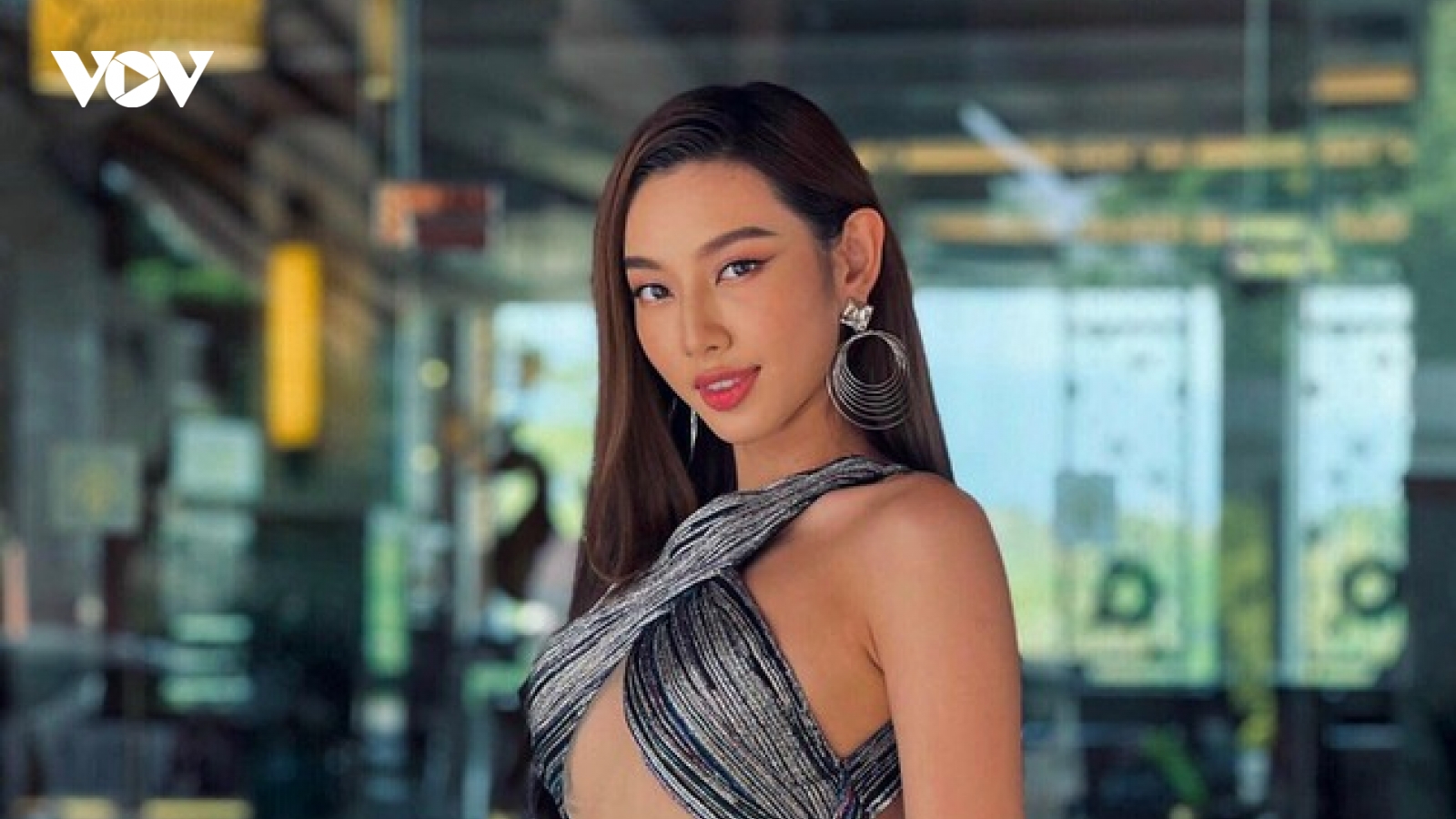 Chuyện showbiz: Thuỳ Tiên lăng-xê mốt váy cut-out, fan trầm trồ với body nóng bỏng