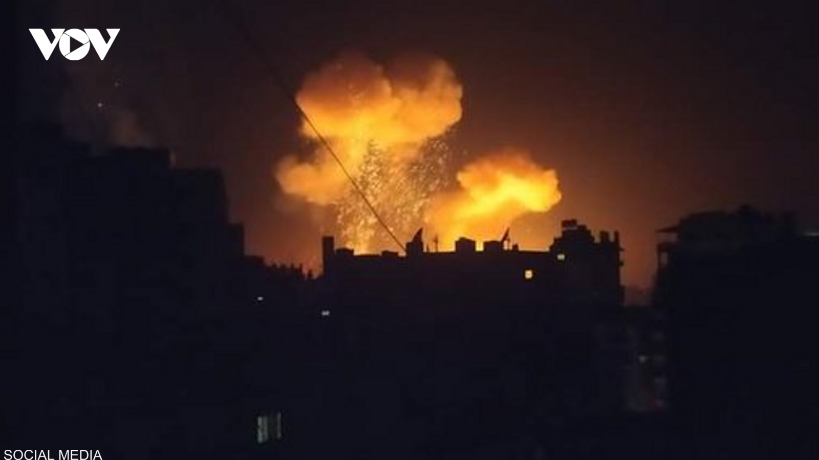 Israel không kích cảng Latakia của Syria