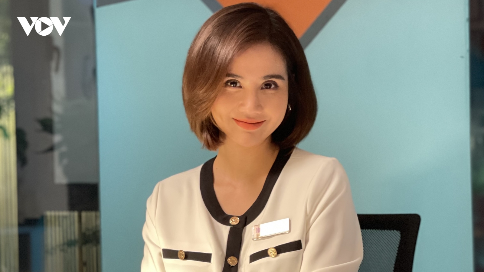Phong cách thời trang năng động, cá tính của Huyền Lizzie trong "Thương ngày nắng về"