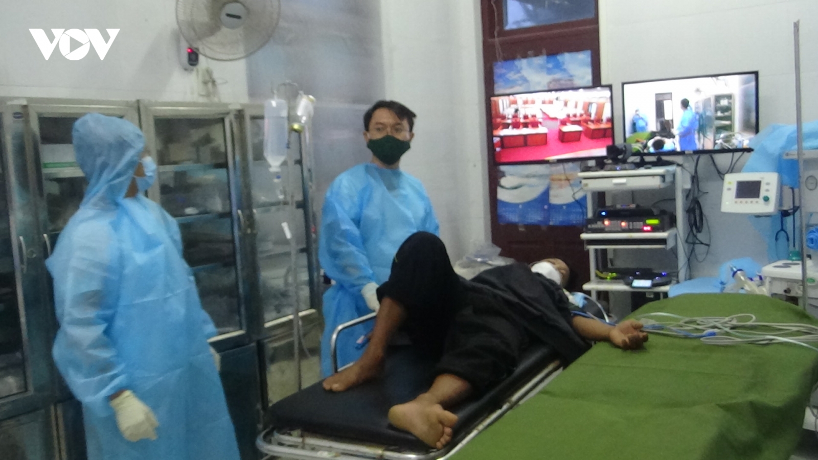 Bệnh xá đảo Song Tử Tây cấp cứu ngư dân bị tai nạn lao động trên biển