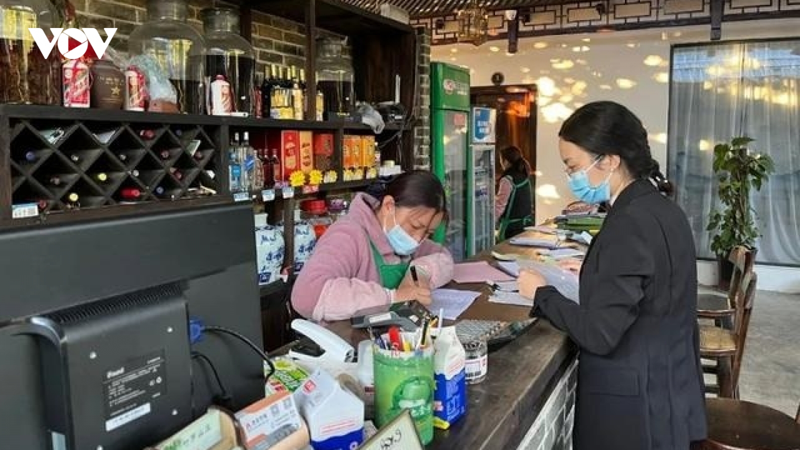 Các địa phương Trung Quốc lại kêu gọi người dân ăn Tết tại chỗ để phòng dịch Covid-19