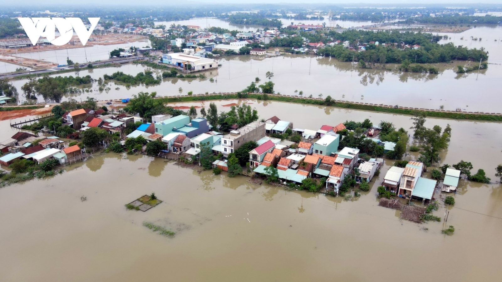 Ứng phó áp thấp nhiệt đới khả năng mạnh lên thành bão