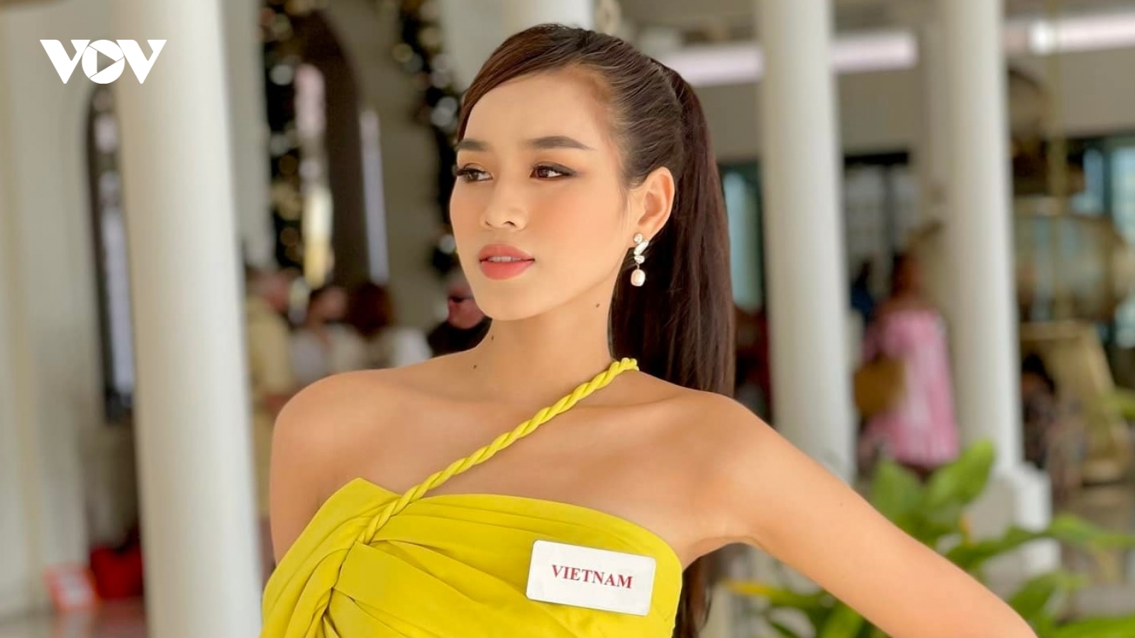 Hoa hậu Đỗ Thị Hà xúc động với hình ảnh gia đình ở quê nhà bình chọn cho cô tại Miss World