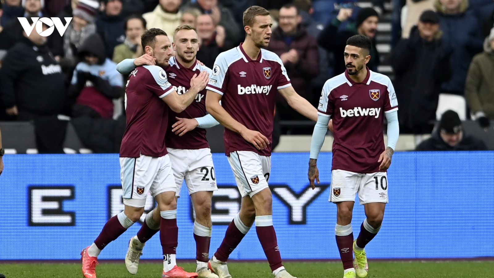 Thua ngược West Ham, Chelsea có nguy cơ mất ngôi đầu bảng Ngoại hạng Anh