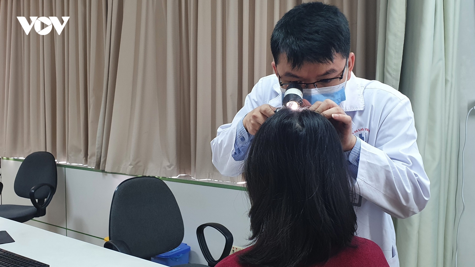 Khắc phục tình trạng rụng tóc do Covid-19