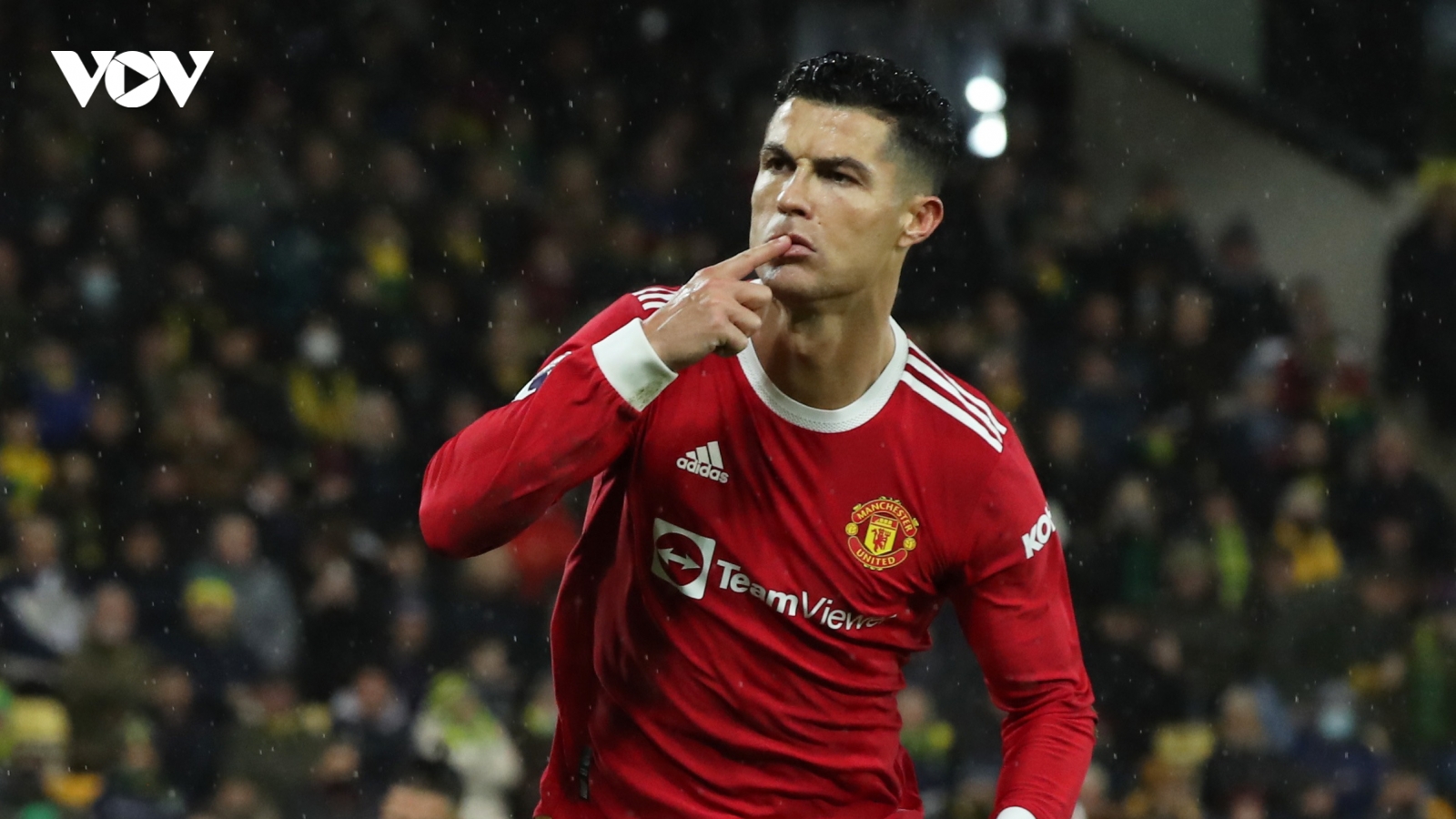BXH Ngoại hạng Anh mới nhất: Ronaldo giúp MU tạm thời đuổi kịp top 4