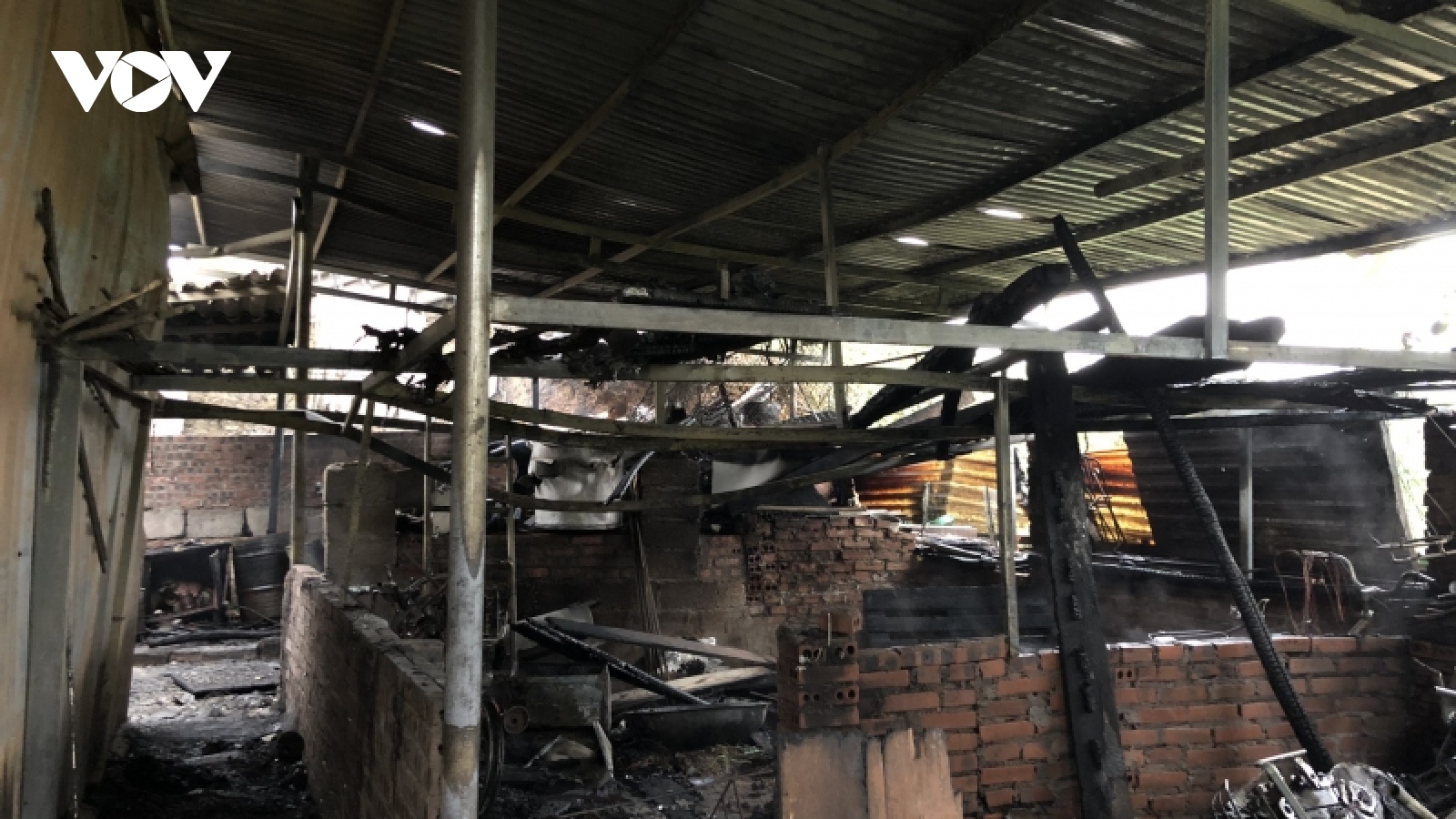 Hỏa hoạn thiêu rụi 2 ngôi nhà dân tại TP Cao Bằng