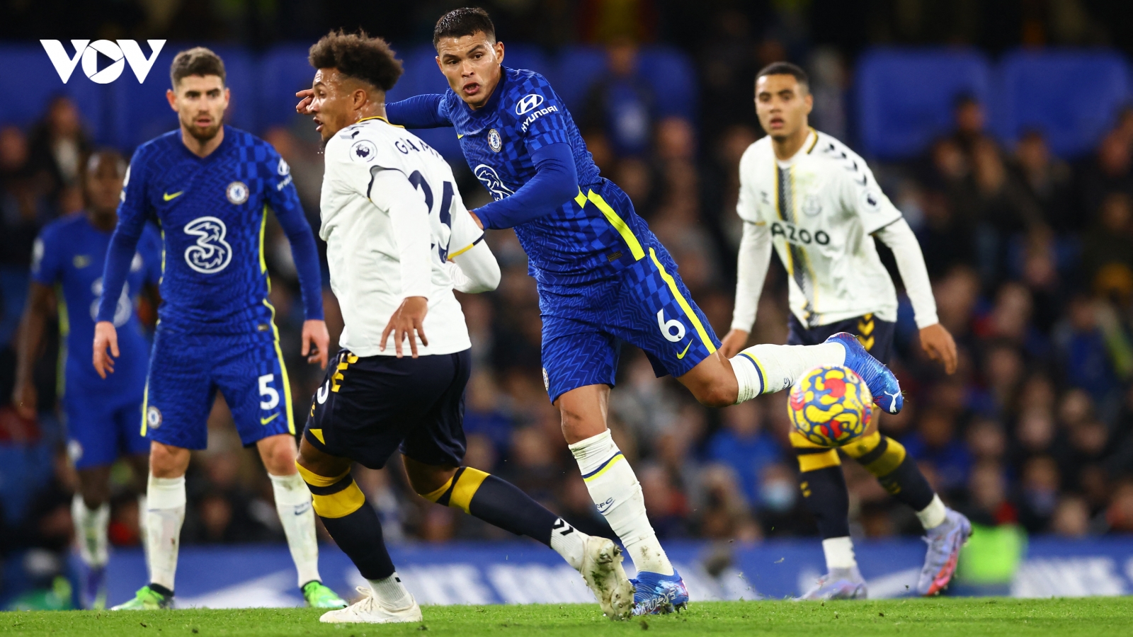 Chia điểm với Everton, Chelsea thất thế trong cuộc đua vô địch Ngoại hạng Anh