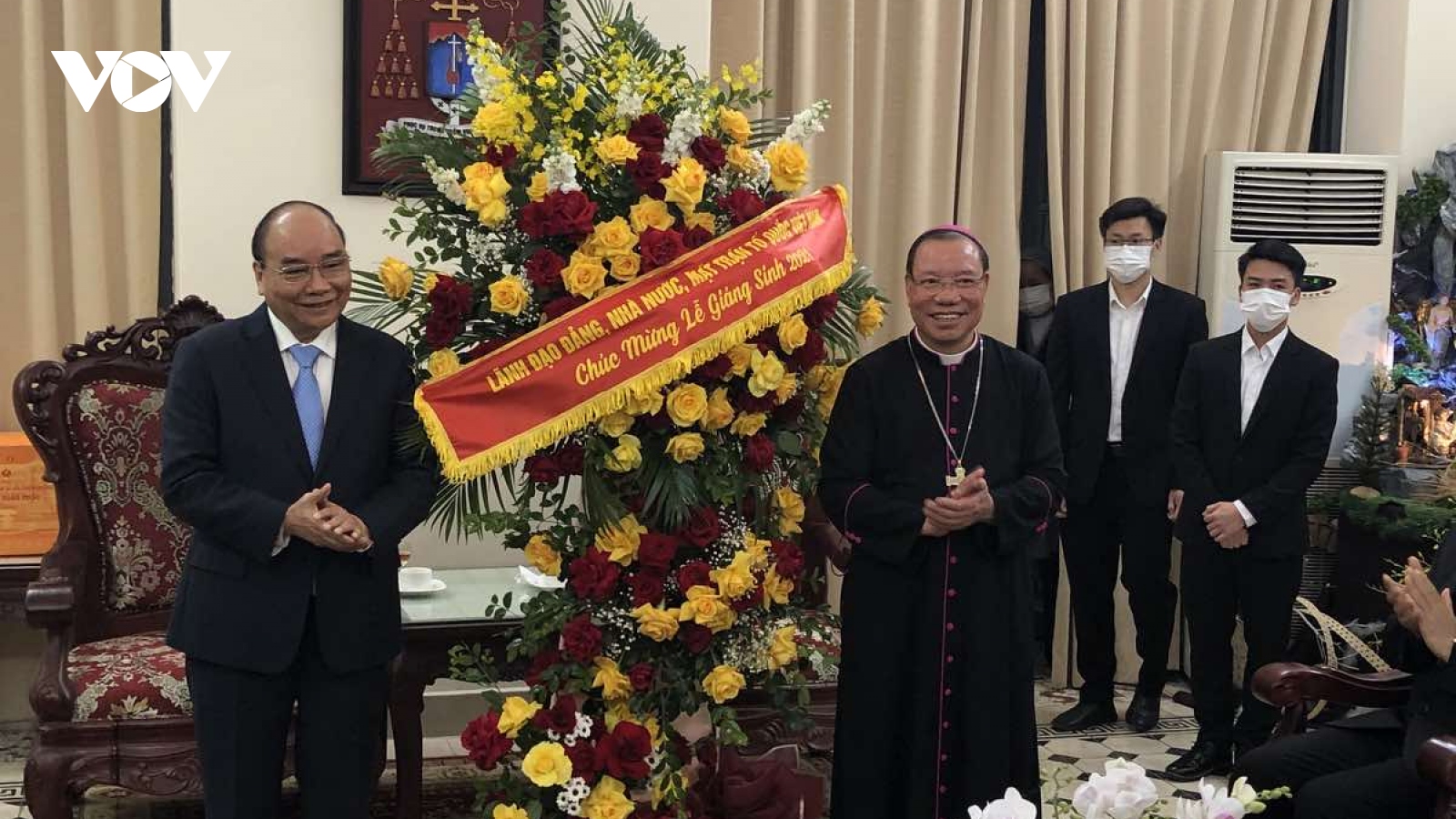 Chủ tịch nước chúc mừng Giáng sinh Tòa Tổng Giám mục Hà Nội