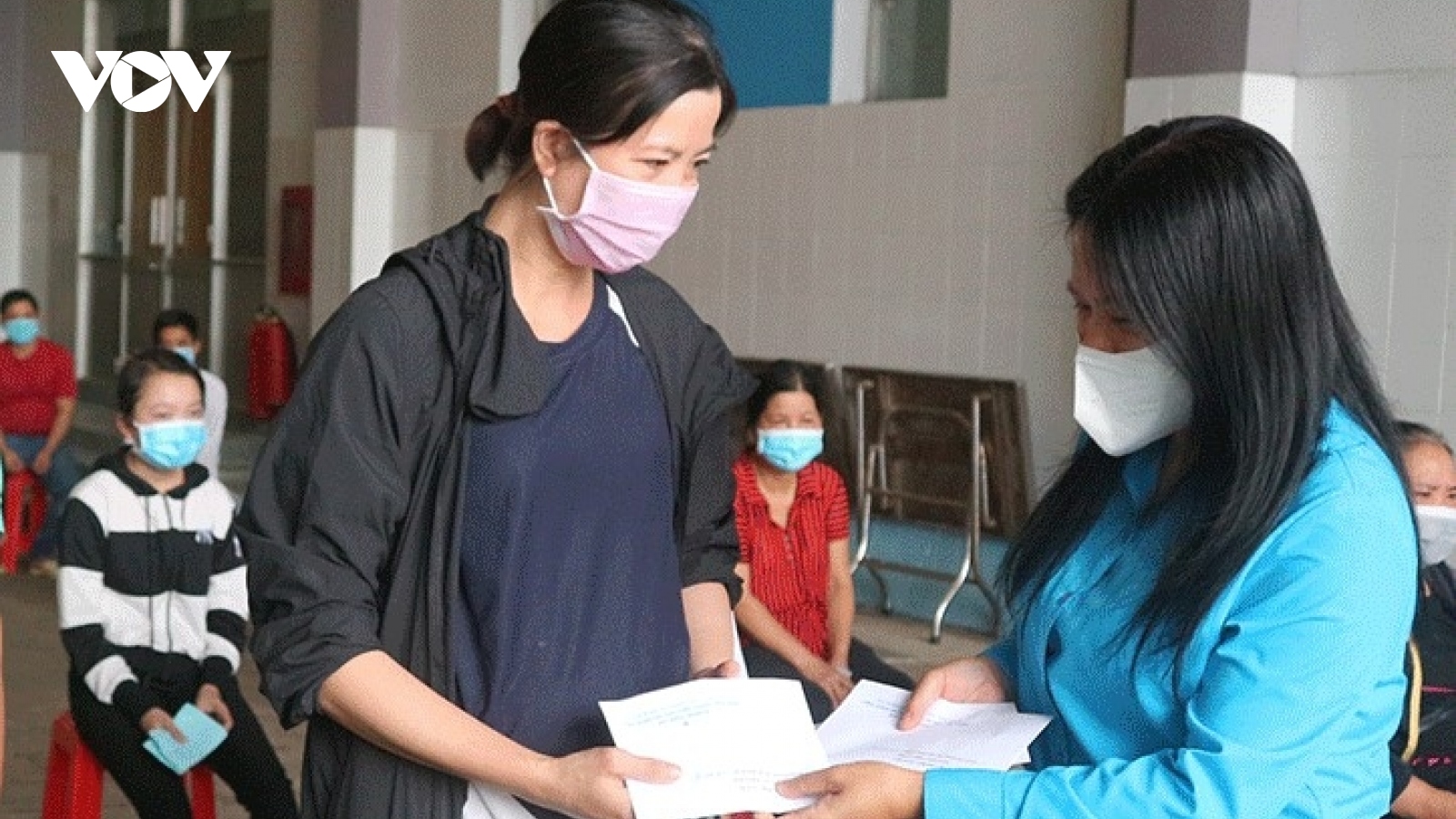 Tiền Giang chi hơn 4 tỷ đồng tặng quà cho hàng nghìn công nhân từng là F0, F1