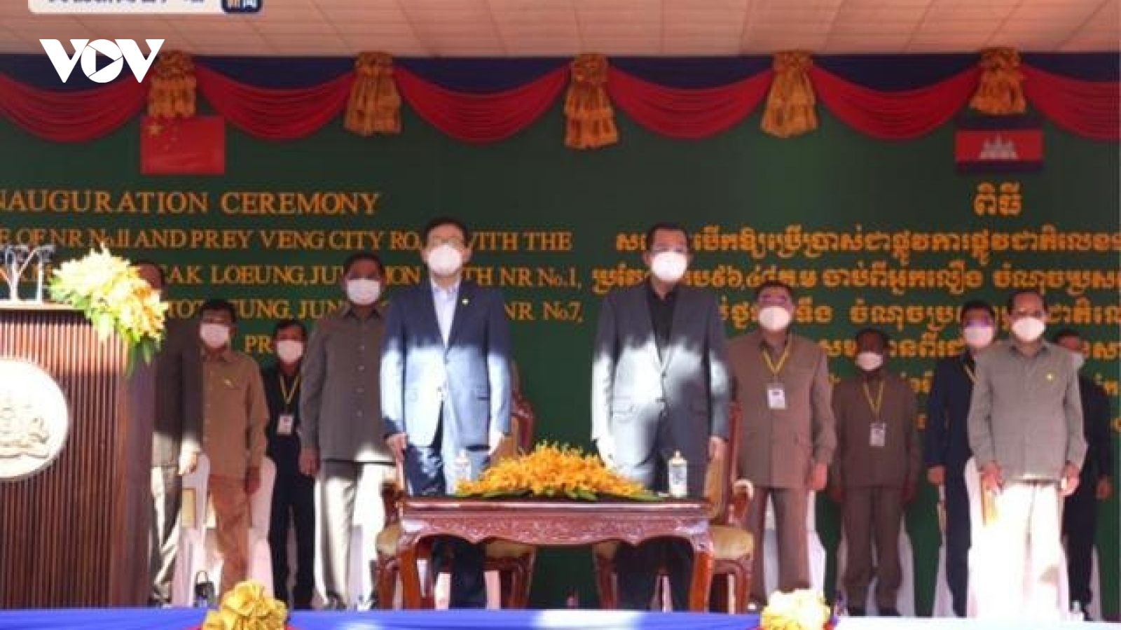 Trung Quốc tiếp tục xây cầu đường cho Campuchia