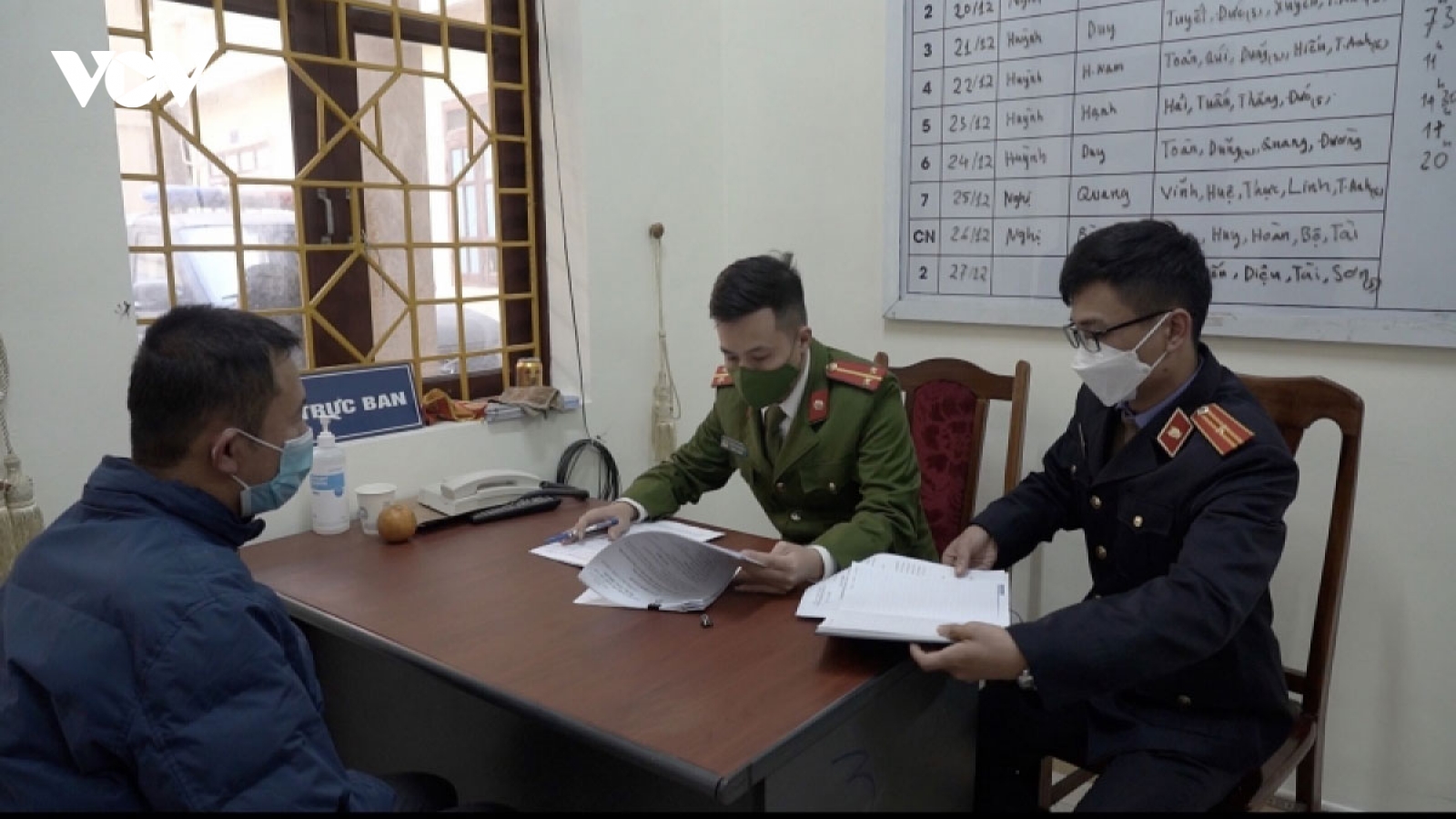 Nóng 24h: Triệt phá đường dây đánh bạc có cả cán bộ, đảng viên