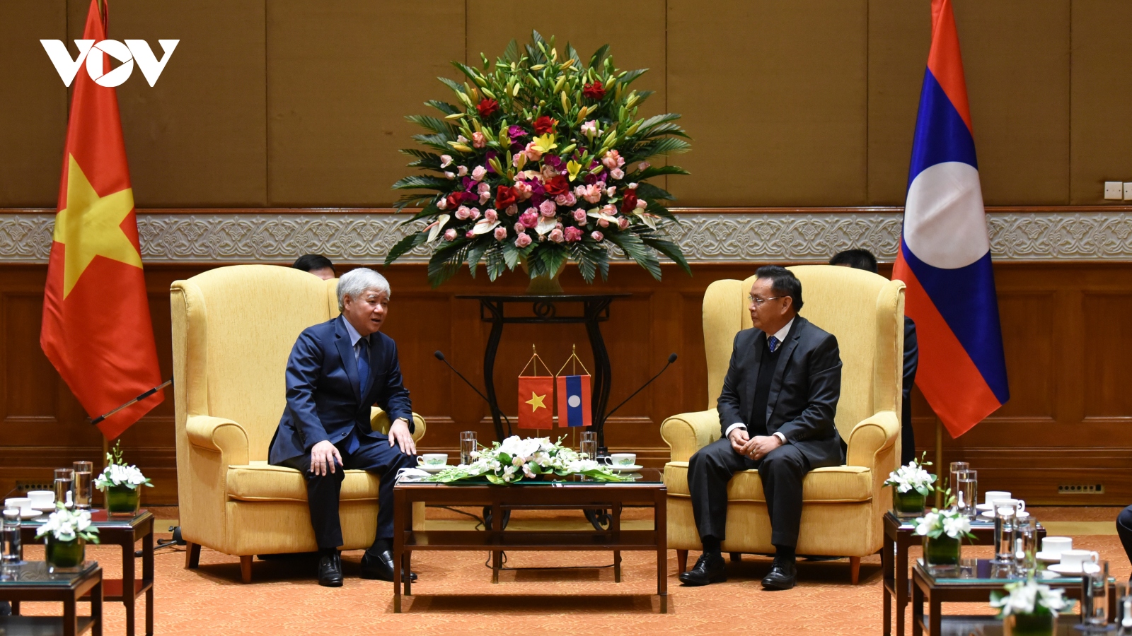 Chủ tịch UBTƯ MTTQ Việt Nam hội kiến Chủ tịch Quốc hội Lào Saysomphone Phomvihane