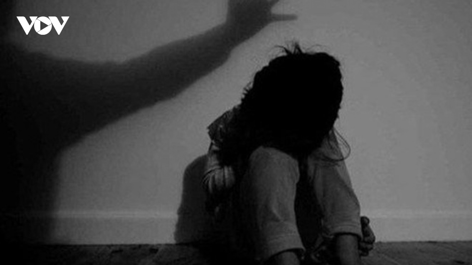 Công an vào hiện trường vụ thầy giáo nghi dâm ô học sinh ở Nghệ An