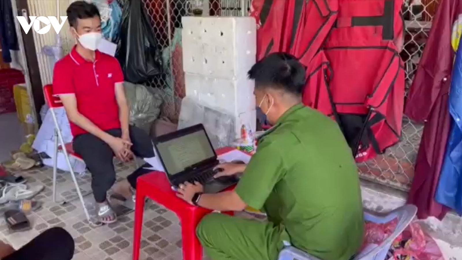 Phát hiện hàng nghìn sản phẩm không rõ nguồn gốc qua chuyển phát nhanh