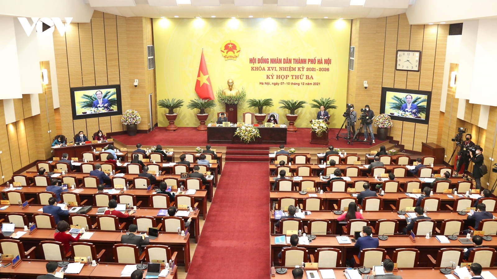 Tìm cơ chế, chính sách, giải pháp đưa Hà Nội vượt qua đại dịch Covid-19