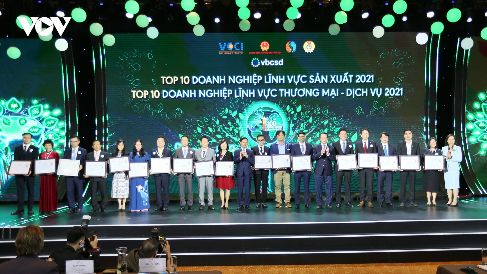 Vinamilk 6 lần được vinh danh trong Top 10 doanh nghiệp phát triển bền vững của Việt Nam