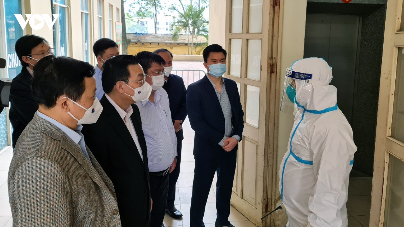 Chủ tịch Hà Nội kiểm tra khu thu dung điều trị F0 thể nhẹ ở "điểm nóng" Đống Đa