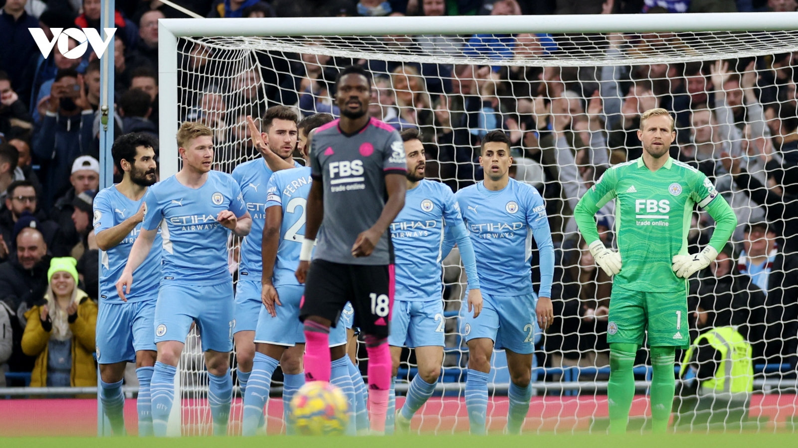 "Đánh tennis" trước Leicester, Man City củng cố ngôi đầu Ngoại hạng Anh