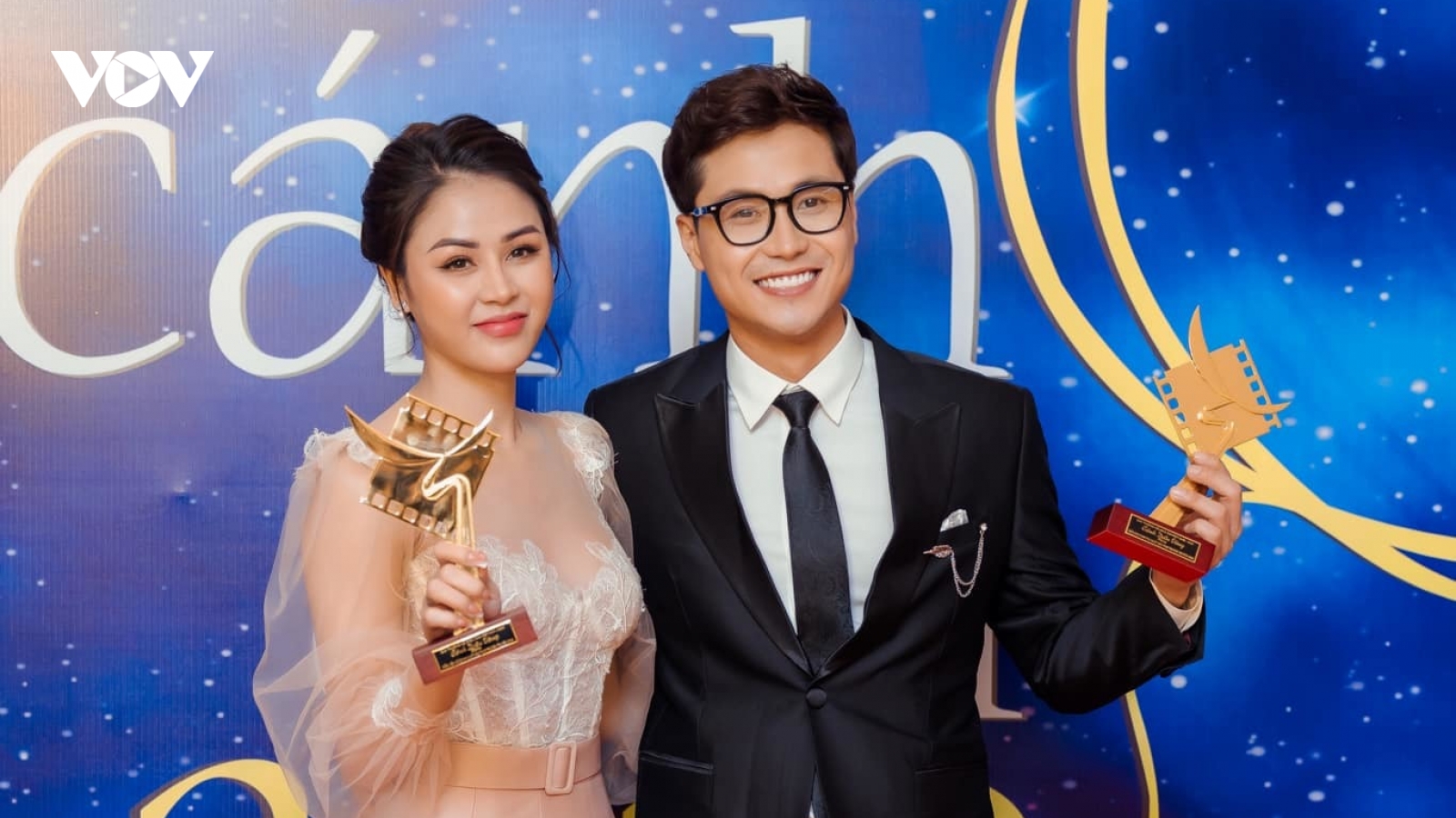 Thanh Sơn, Mạnh Trường, Lương Thu Trang đoạt giải Cánh diều vàng