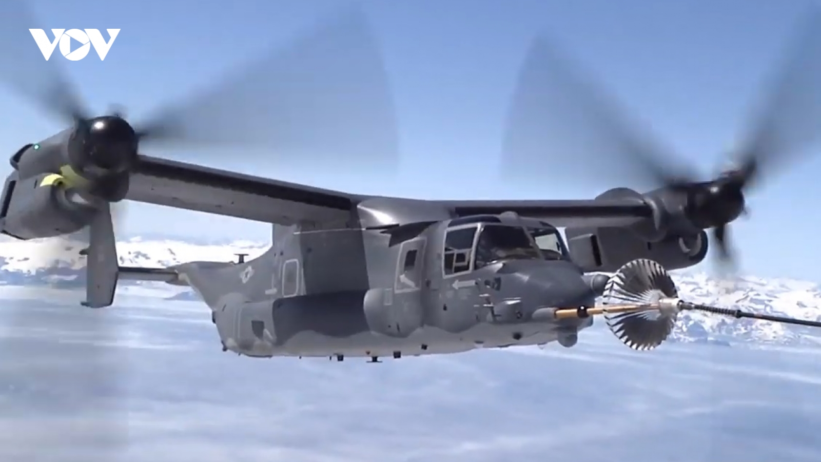 Cận cảnh máy bay đa nhiệm Mỹ CV-22 Osprey được tiếp nhiên liệu ở trên không