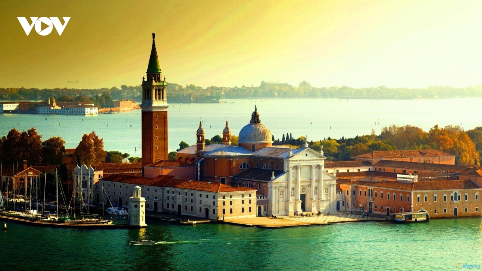 Italy hủy bỏ các sự kiện năm mới do lo ngại biến thể Omicron
