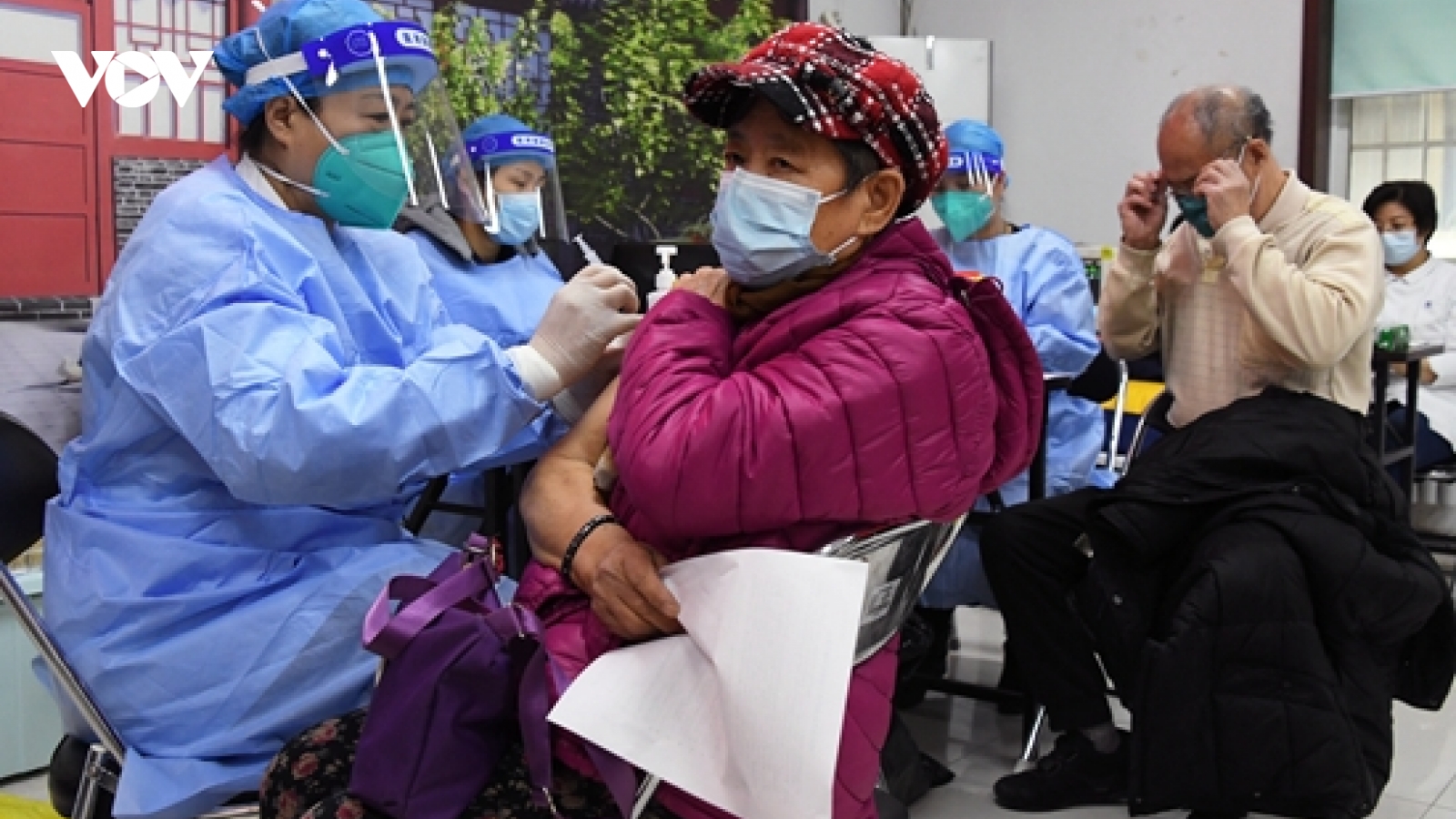 Hơn 90% bệnh nhân cao tuổi mắc Covid-19 nặng tại Trung Quốc chưa tiêm vaccine