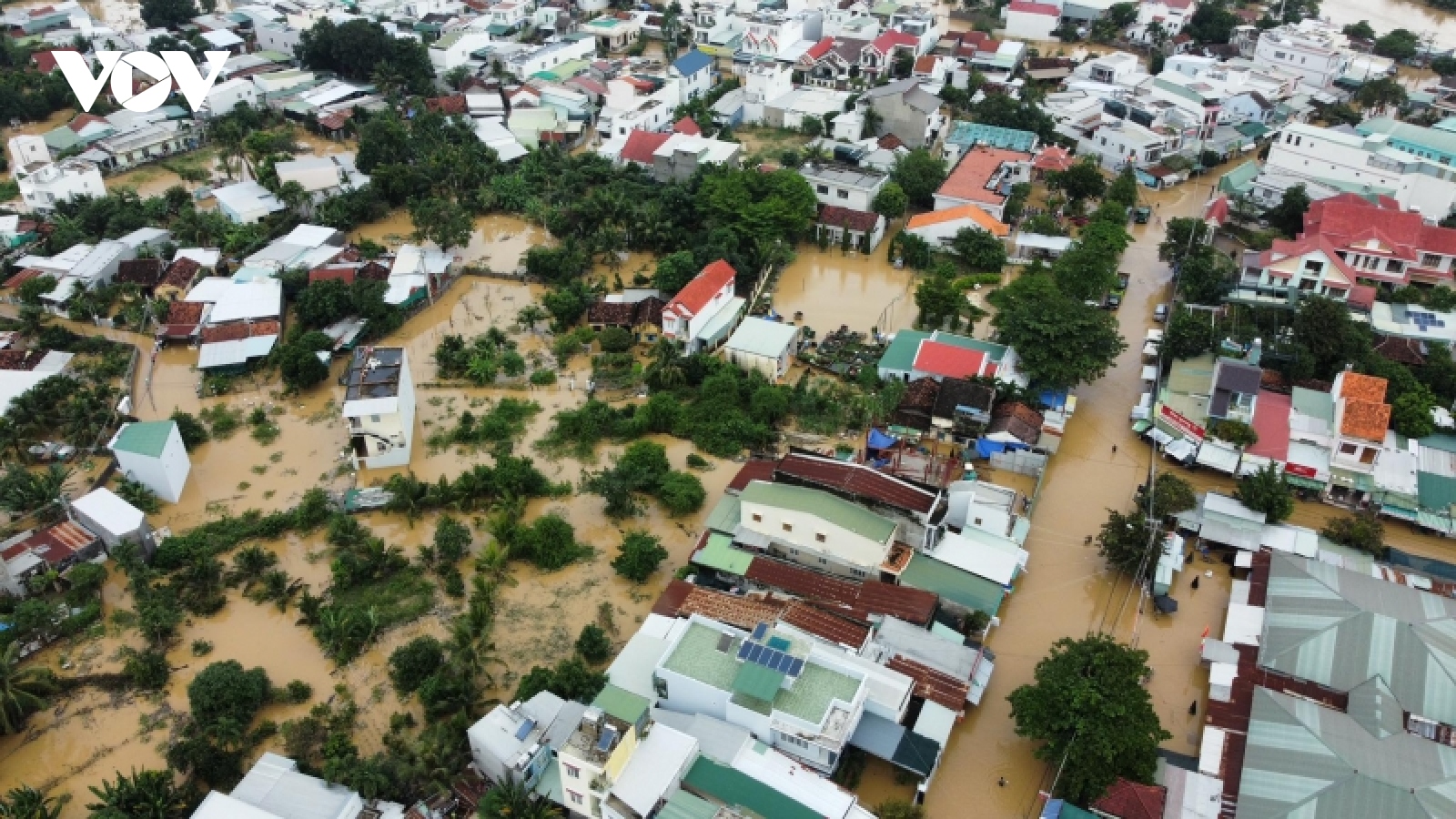 Mưa lũ làm nhiều vùng ngoại ô TP Nha Trang ngập sâu