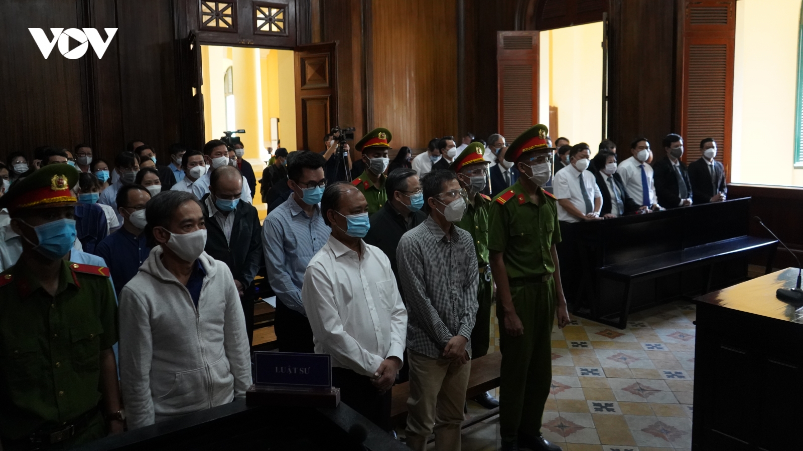 Tạm dừng phiên toà xét xử cựu Phó Chủ tịch UBND TP.HCM Trần Vĩnh Tuyến