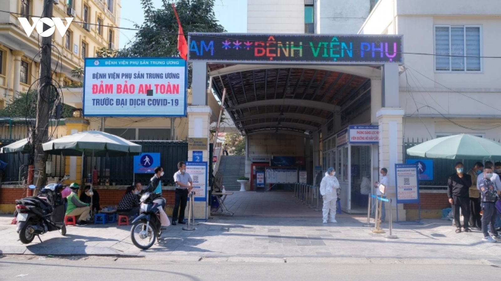 Phát hiện 22 trường hợp dương tính với SARS-CoV-2 ở Bệnh viện Phụ sản Trung ương