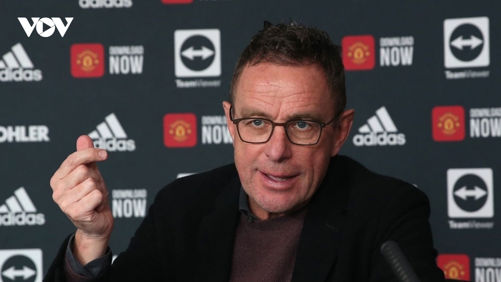 “Nóng mắt” với Pogba, HLV Rangnick ra luật mới ở MU