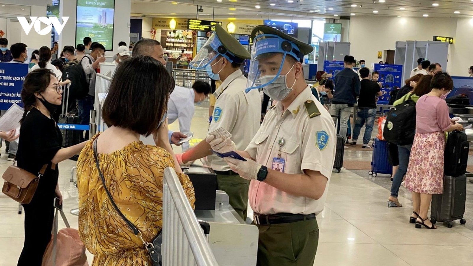 Lên kế hoạch bay đêm phục vụ người dân đi lại dịp Tết Nhâm Dần
