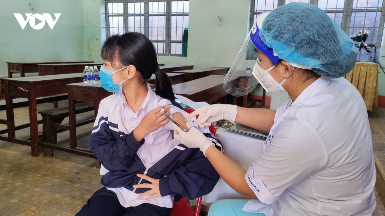 Đắk Lắk tiêm vaccine COVID-19 cho học sinh khối THCS