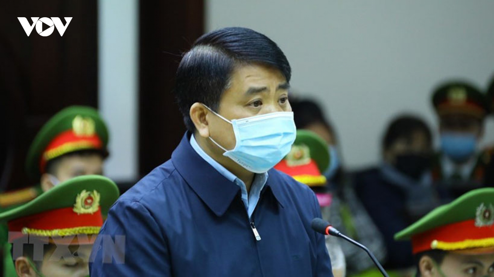 Luật sư đề nghị được mang vật chứng quan trọng của ông Nguyễn Đức Chung vào tòa