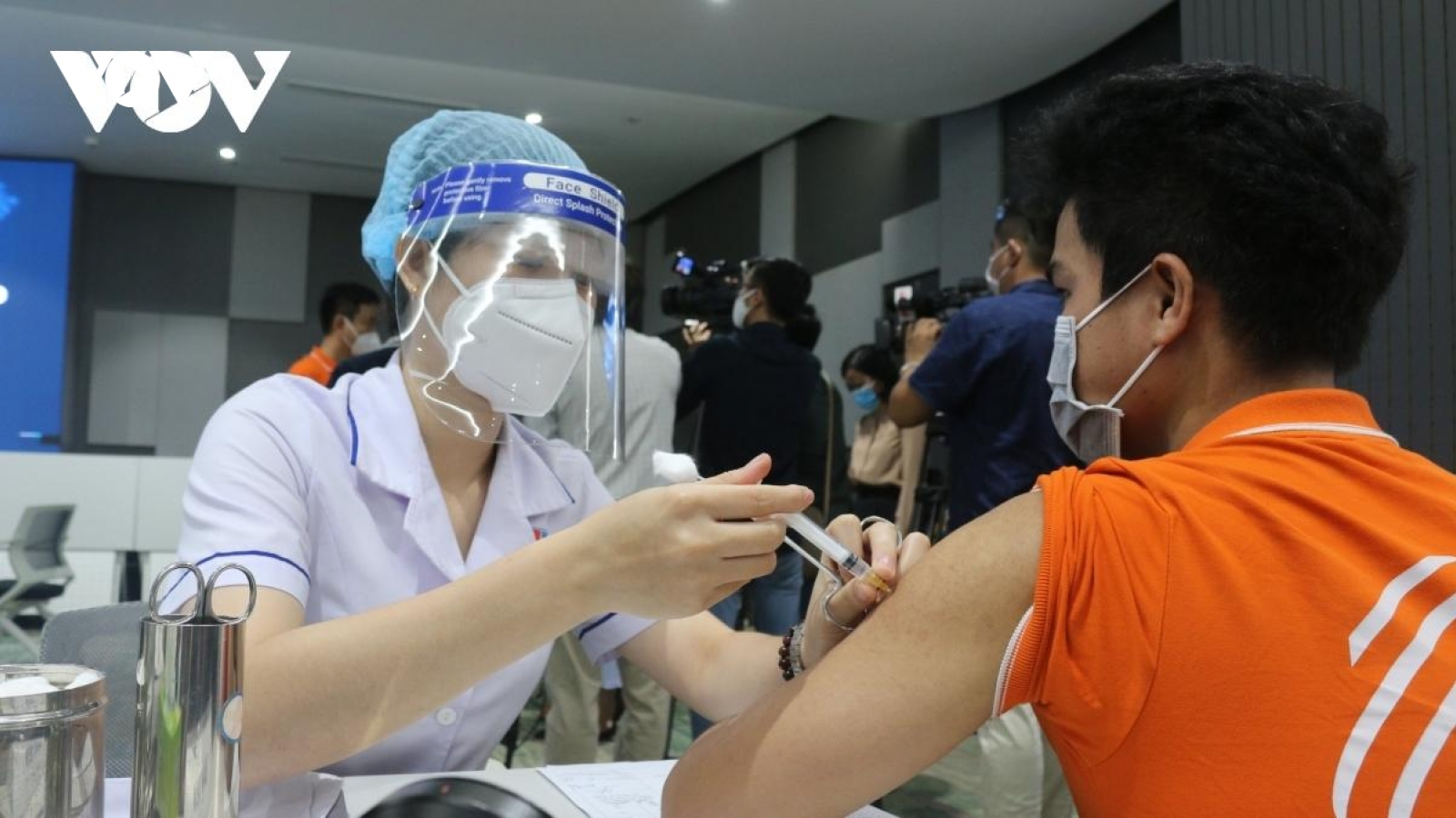 Thêm 7 lô vaccine Pfizer được tăng hạn sử dụng