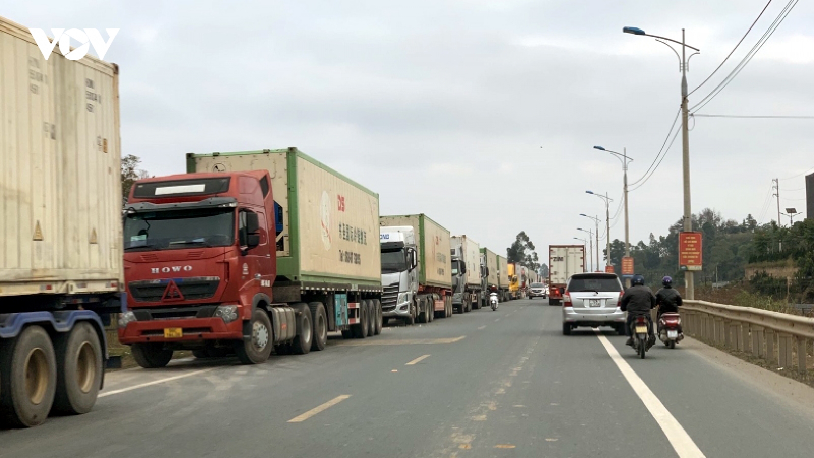 Quảng Tây ghi nhận đề xuất xử lý ùn tắc hàng hóa tại khu vực cửa khẩu