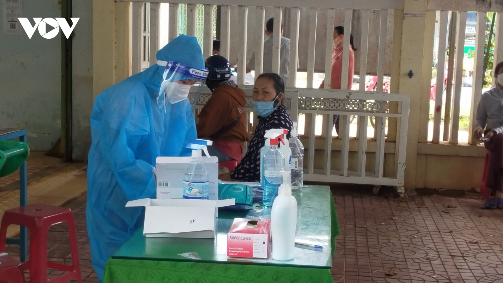 Bình Định chấn chỉnh yêu cầu test nhanh kháng nguyên trước khi tiêm vaccine