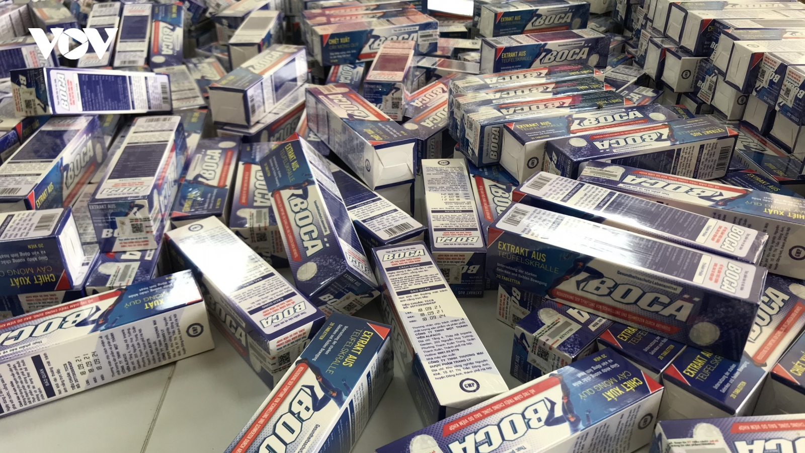 Phát hiện số lượng lớn thực phẩm chức năng giả bán tại thị trường Hà Nội