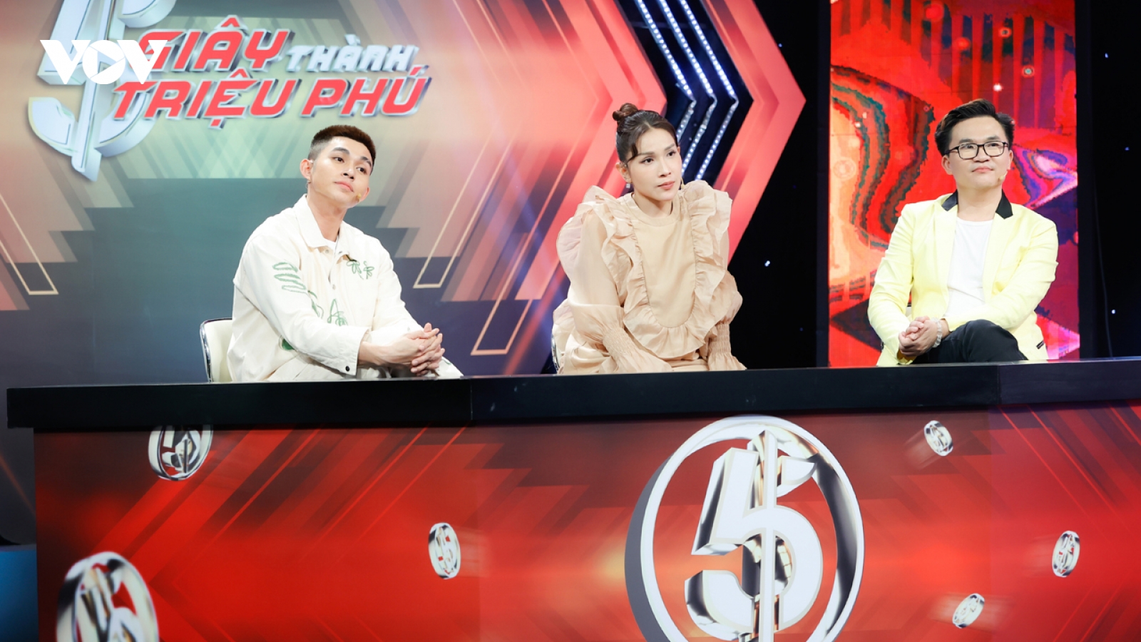 Jun Phạm "tố" Ngô Kiến Huy hay "giả nghèo giả khổ"