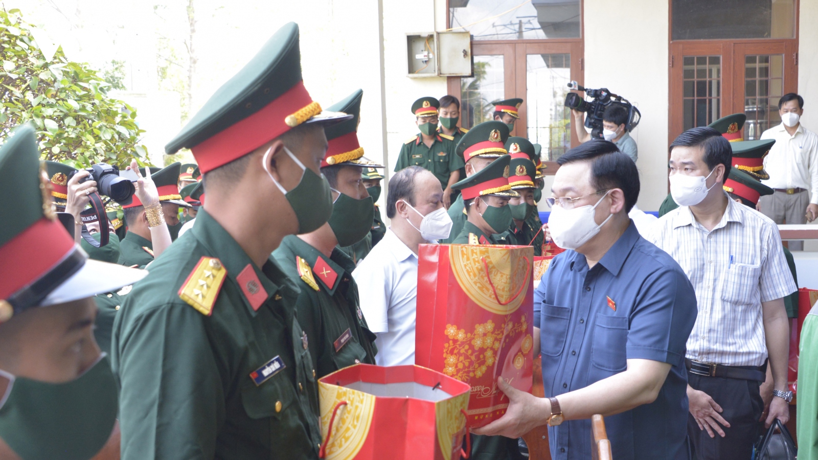 Chủ tịch Quốc hội thăm, chúc Tết Tiểu đoàn U Minh 2