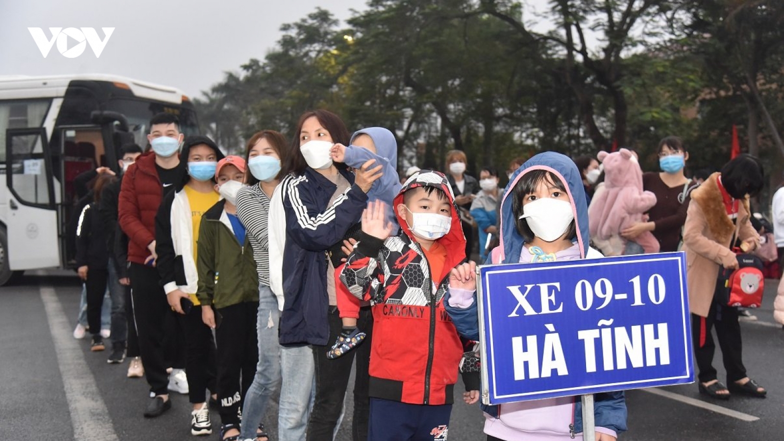 Hà Nội tổ chức nhiều chuyến xe miễn phí đưa công nhân về quê đón Tết