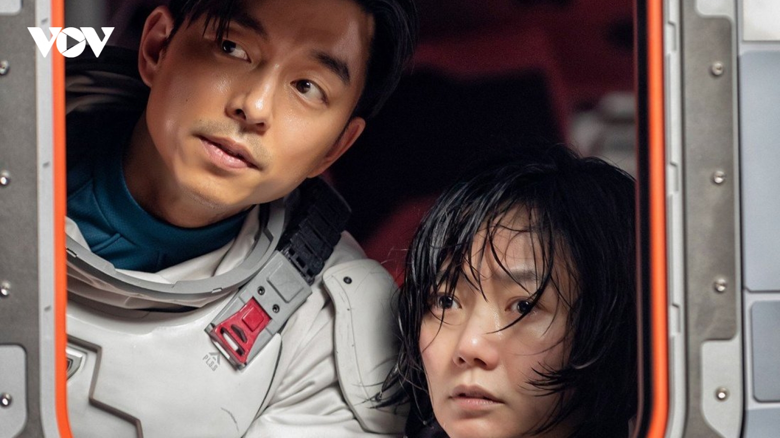 Bae Doona choáng ngợp và áp lực khi đóng "Biển tĩnh lặng" của Netflix