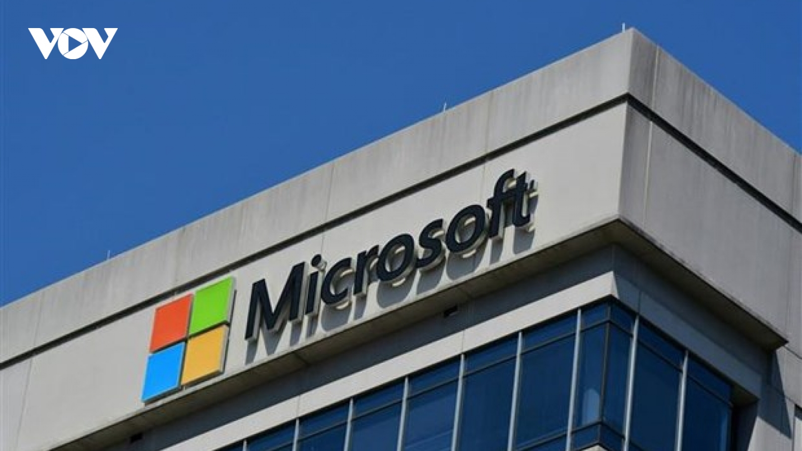 Microsoft cùng Qualcomm tăng tốc trong cuộc đua phát triển vụ trũ ảo
