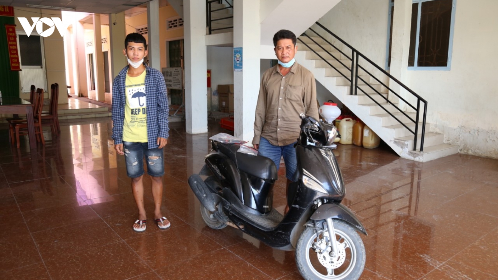 Bắt giữ 2 cha con chuyên trộm cắp xe máy