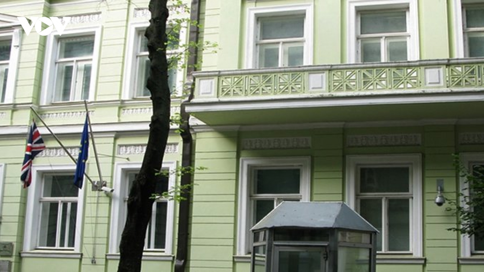 Anh rút một phần nhân viên đại sứ quán khỏi Ukraine